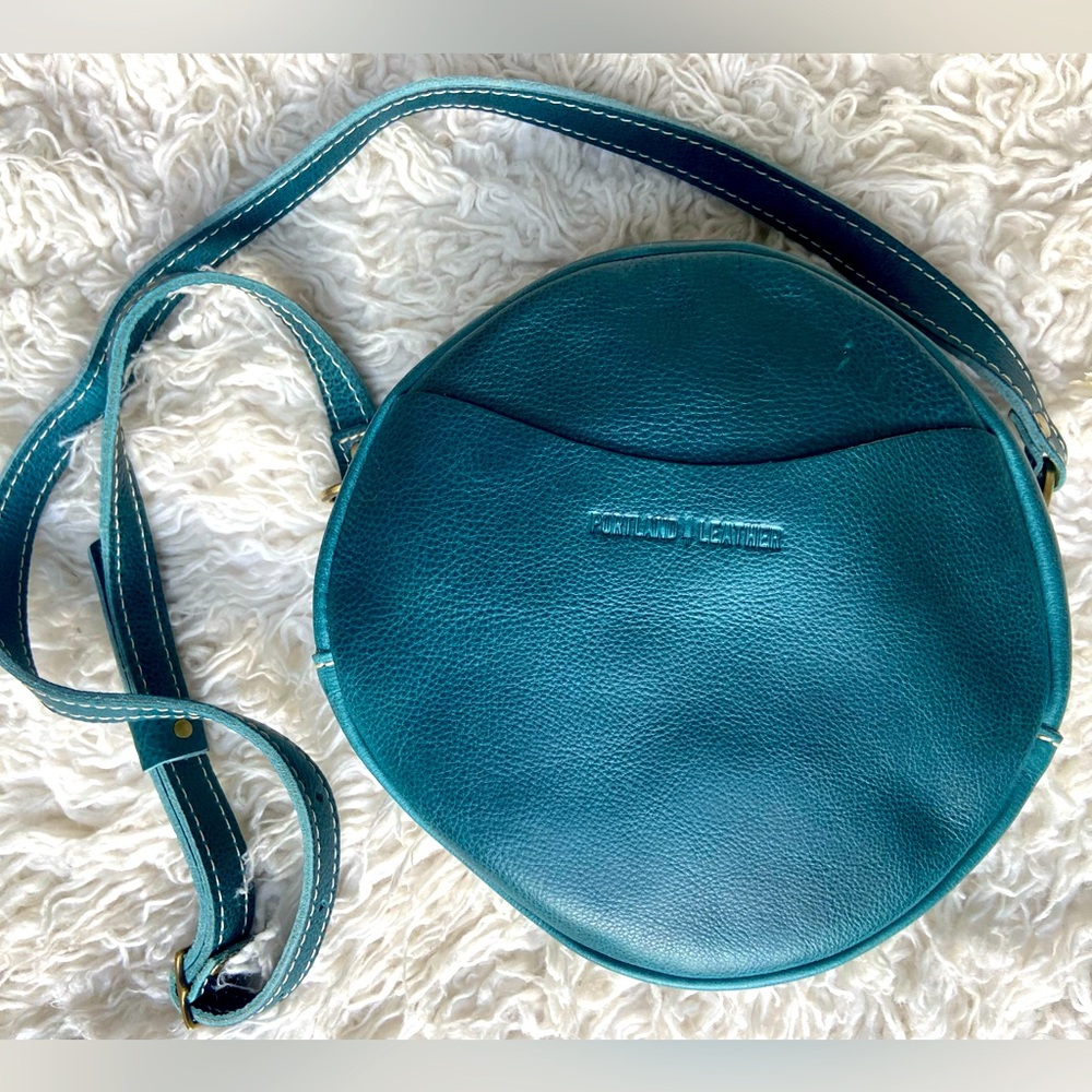 Portland Leather - Large Circle - NWOT!